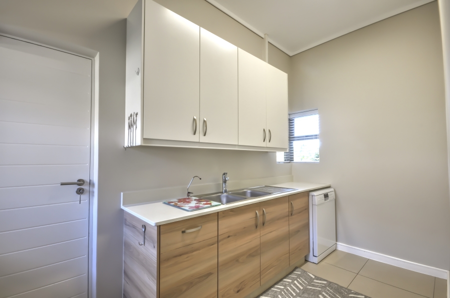 4 Bedroom Property for Sale in Earls Court Lifestyle Estate Western Cape